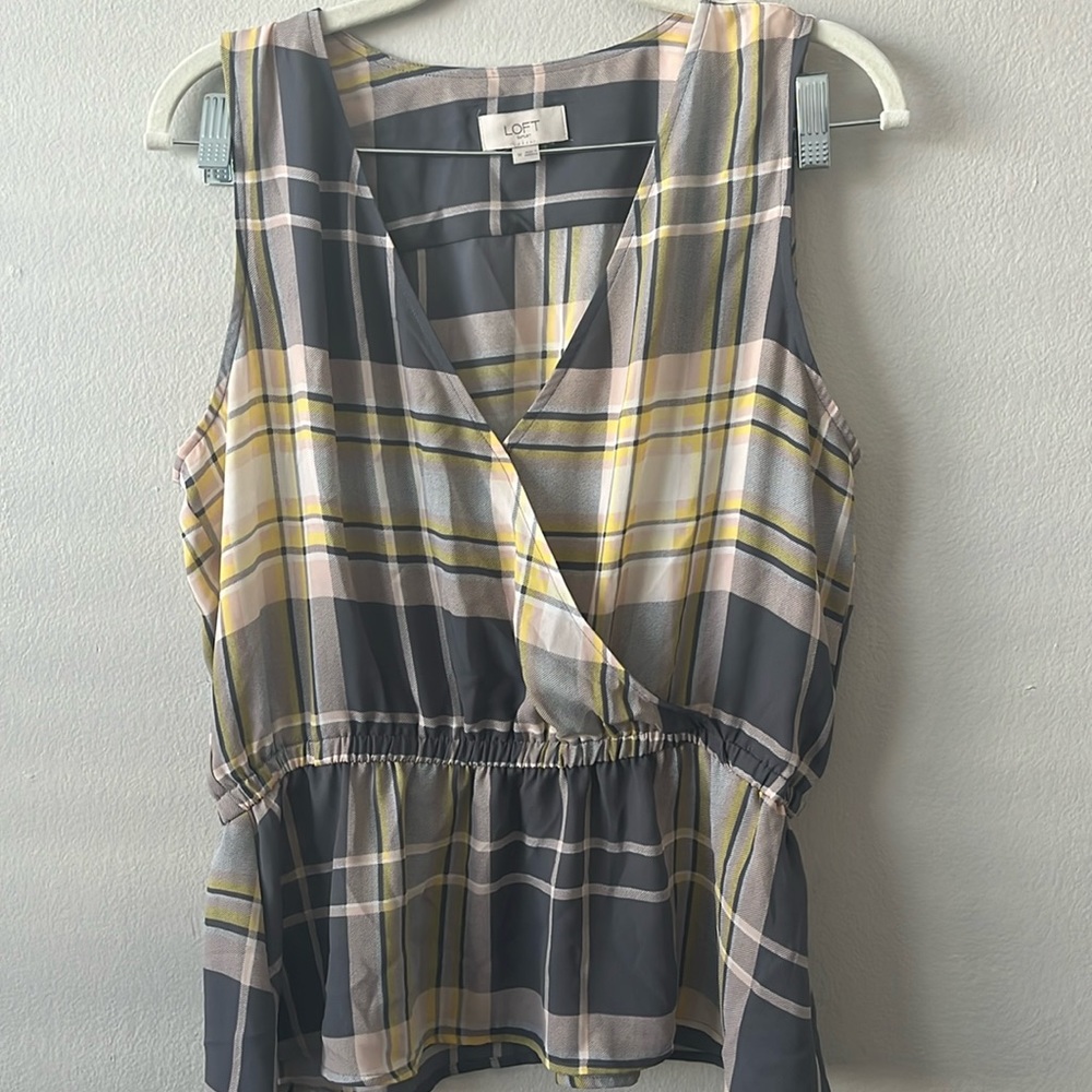 The loft women’s sleeveless top size M
